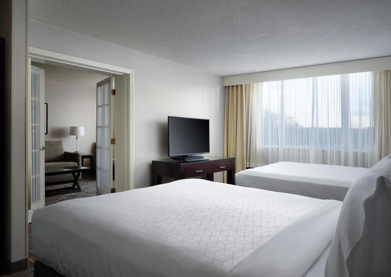Holiday Inn & Suites Boston Peabody, An Ihg Hotel Exterior photo